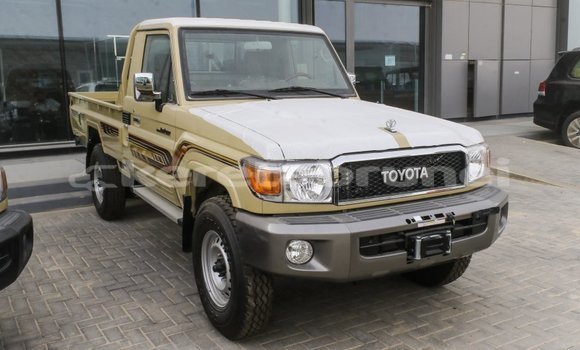 Buy Import Toyota Land Cruiser Beige Car in Import - Dubai in Belait Buy Import Toyota Land Cruiser Beige Car in Import - Dubai in Belait