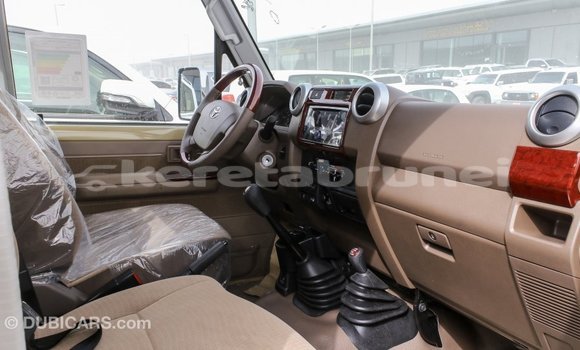 Buy Import Toyota Land Cruiser Beige Car in Import - Dubai in Belait Buy Import Toyota Land Cruiser Beige Car in Import - Dubai in Belait