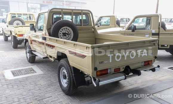 Buy Import Toyota Land Cruiser Beige Car in Import - Dubai in Belait Buy Import Toyota Land Cruiser Beige Car in Import - Dubai in Belait