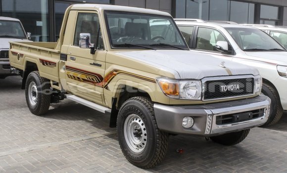 Buy Import Toyota Land Cruiser Beige Car in Import - Dubai in Belait Buy Import Toyota Land Cruiser Beige Car in Import - Dubai in Belait