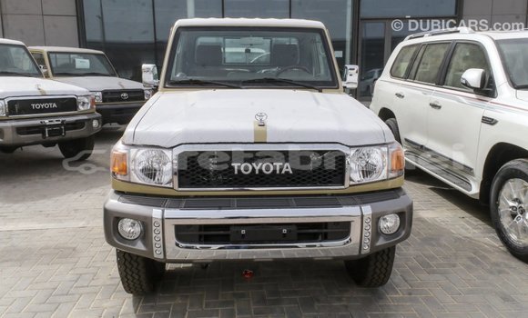 Buy Import Toyota Land Cruiser Beige Car in Import - Dubai in Belait Buy Import Toyota Land Cruiser Beige Car in Import - Dubai in Belait