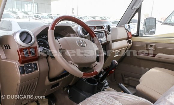 Buy Import Toyota Land Cruiser Beige Car in Import - Dubai in Belait Buy Import Toyota Land Cruiser Beige Car in Import - Dubai in Belait