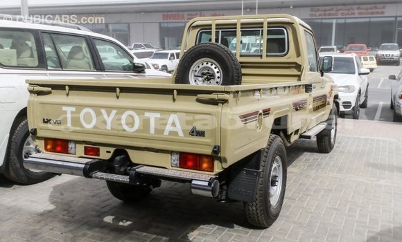 Buy Import Toyota Land Cruiser Beige Car in Import - Dubai in Belait Buy Import Toyota Land Cruiser Beige Car in Import - Dubai in Belait