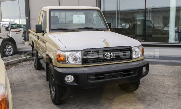 Buy Import Toyota Land Cruiser Beige Car in Import - Dubai in Belait Buy Import Toyota Land Cruiser Beige Car in Import - Dubai in Belait