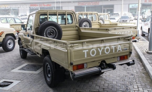 Buy Import Toyota Land Cruiser Beige Car in Import - Dubai in Belait Buy Import Toyota Land Cruiser Beige Car in Import - Dubai in Belait