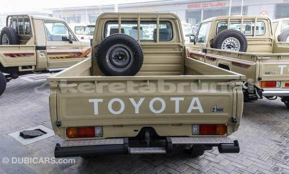 Buy Import Toyota Land Cruiser Beige Car in Import - Dubai in Belait Buy Import Toyota Land Cruiser Beige Car in Import - Dubai in Belait