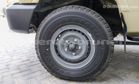 Buy Import Toyota Land Cruiser Beige Car in Import - Dubai in Belait Buy Import Toyota Land Cruiser Beige Car in Import - Dubai in Belait