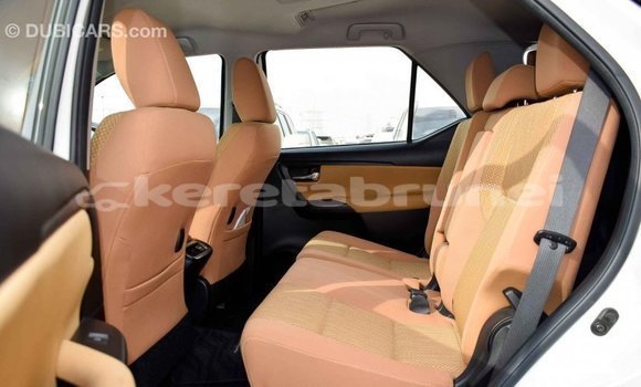 Buy Import Toyota Fortuner White Car in Import - Dubai in Belait Buy Import Toyota Fortuner White Car in Import - Dubai in Belait