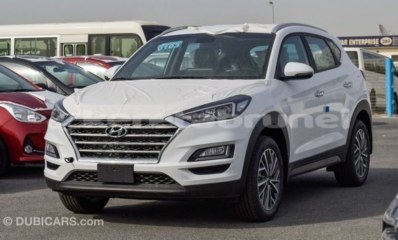 Buy Import Hyundai Tucson White Car in Import - Dubai in Belait Buy Import Hyundai Tucson White Car in Import - Dubai in Belait