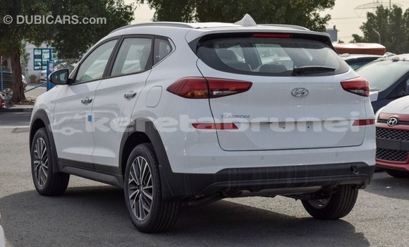 Buy Import Hyundai Tucson White Car in Import - Dubai in Belait Buy Import Hyundai Tucson White Car in Import - Dubai in Belait