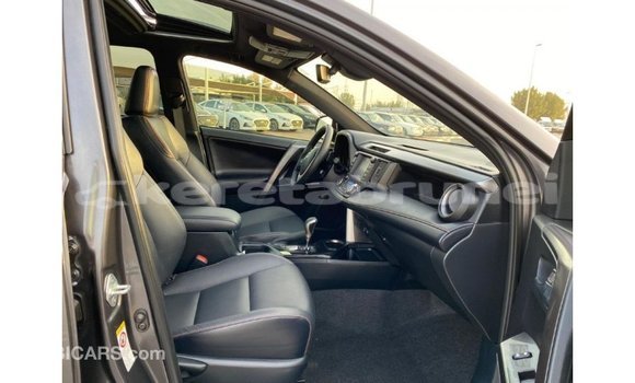 Buy Import Toyota HiAce Other Truck in Import - Dubai in Belait Buy Import Toyota HiAce Other Truck in Import - Dubai in Belait