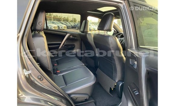 Buy Import Toyota HiAce Other Truck in Import - Dubai in Belait Buy Import Toyota HiAce Other Truck in Import - Dubai in Belait