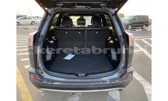 Buy Import Toyota HiAce Other Truck in Import - Dubai in Belait Buy Import Toyota HiAce Other Truck in Import - Dubai in Belait