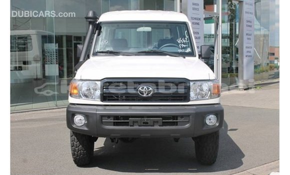 Buy Import Toyota Land Cruiser White Car in Import - Dubai in Belait Buy Import Toyota Land Cruiser White Car in Import - Dubai in Belait