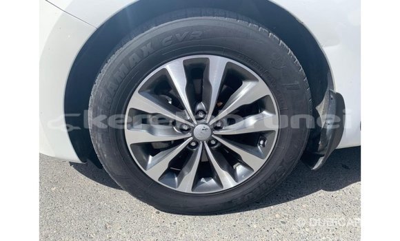 Buy Import Kia Carnival White Car in Import - Dubai in Belait Buy Import Kia Carnival White Car in Import - Dubai in Belait