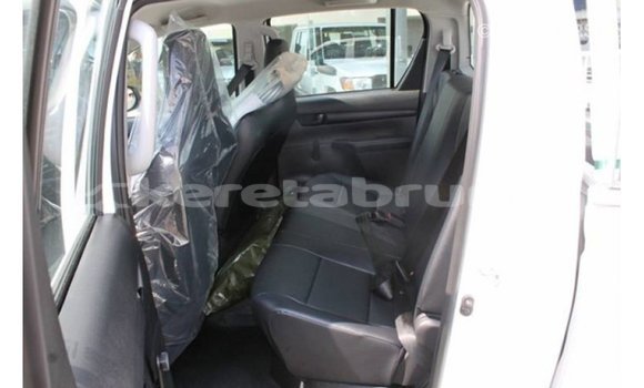 Buy Import Toyota Hilux White Car in Import - Dubai in Belait Buy Import Toyota Hilux White Car in Import - Dubai in Belait