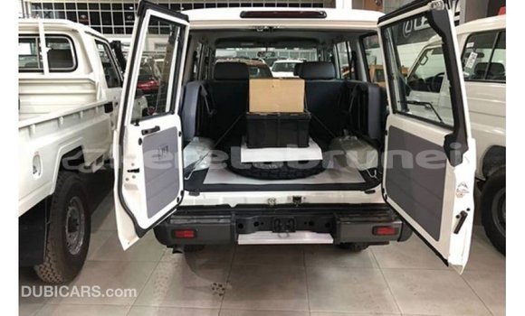 Buy Import Toyota Land Cruiser White Car in Import - Dubai in Belait Buy Import Toyota Land Cruiser White Car in Import - Dubai in Belait
