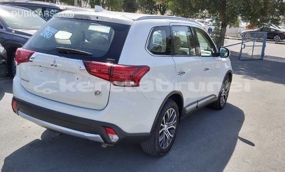 Buy Import Mitsubishi Outlander White Car in Import - Dubai in Belait Buy Import Mitsubishi Outlander White Car in Import - Dubai in Belait