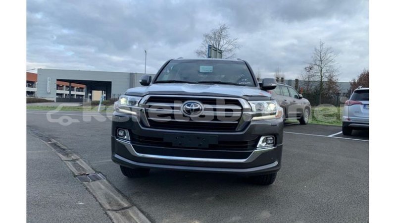 Big with watermark toyota land cruiser belait import dubai 3296