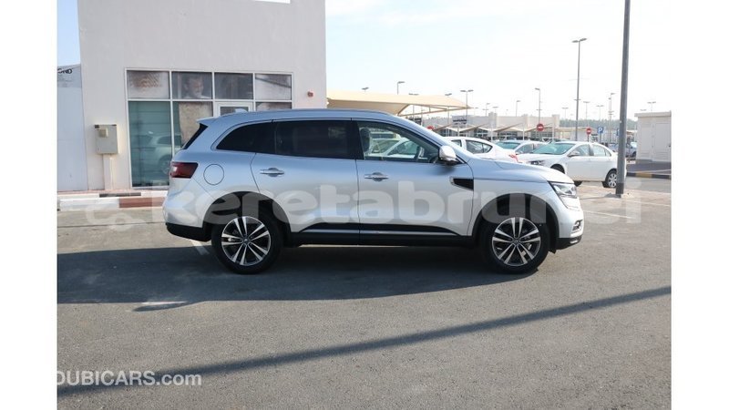 Big with watermark renault 4 belait import dubai 3305