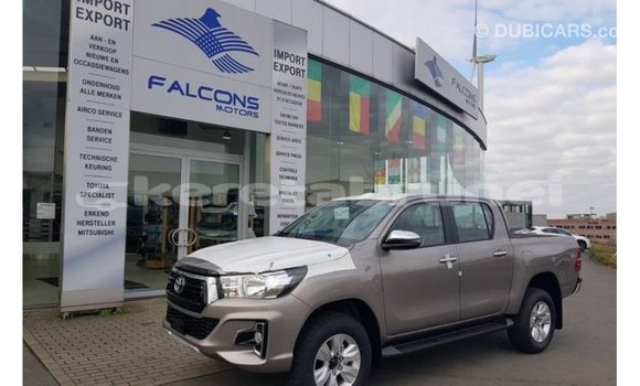 Buy Import Toyota Hilux Brown Car in Import - Dubai in Belait Buy Import Toyota Hilux Brown Car in Import - Dubai in Belait