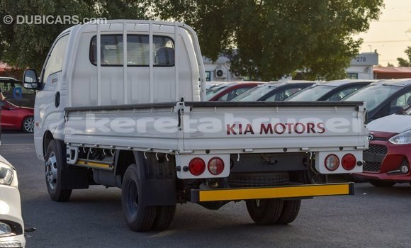 Buy Import Kia Carens White Car in Import - Dubai in Belait Buy Import Kia Carens White Car in Import - Dubai in Belait