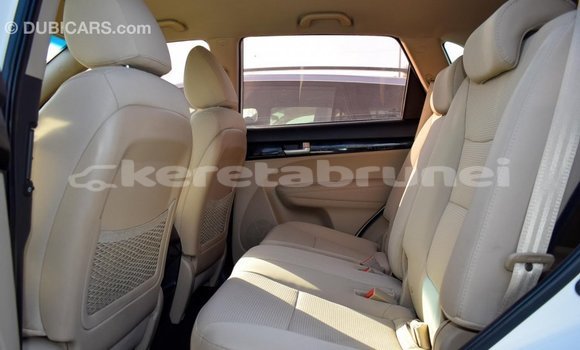 Buy Import Kia Sorento White Car in Import - Dubai in Belait Buy Import Kia Sorento White Car in Import - Dubai in Belait