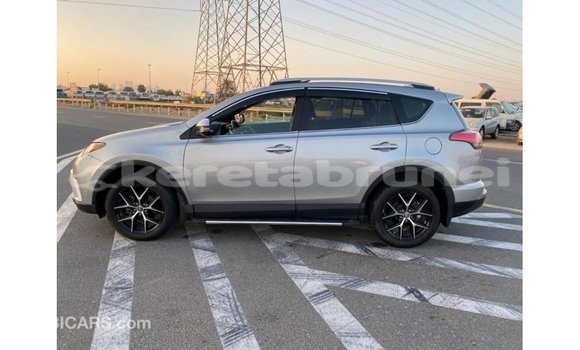 Buy Import Toyota HiAce Other Truck in Import - Dubai in Belait Buy Import Toyota HiAce Other Truck in Import - Dubai in Belait