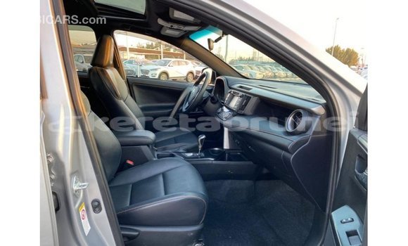 Buy Import Toyota HiAce Other Truck in Import - Dubai in Belait Buy Import Toyota HiAce Other Truck in Import - Dubai in Belait