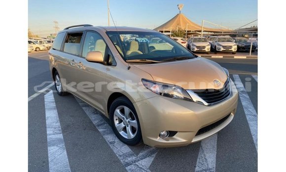 Buy Import Toyota Sienna Other Car in Import - Dubai in Belait Buy Import Toyota Sienna Other Car in Import - Dubai in Belait