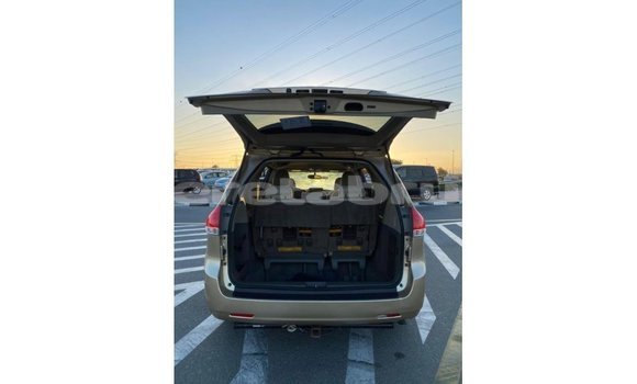Buy Import Toyota Sienna Other Car in Import - Dubai in Belait Buy Import Toyota Sienna Other Car in Import - Dubai in Belait