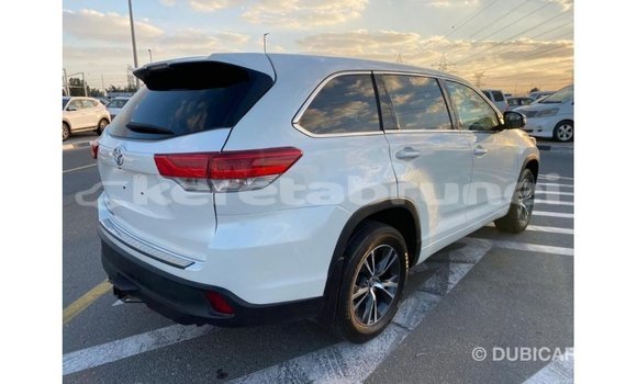 Buy Import Toyota Highlander White Car in Import - Dubai in Belait Buy Import Toyota Highlander White Car in Import - Dubai in Belait