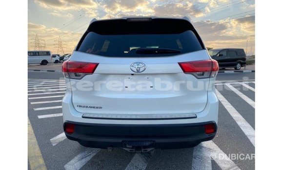 Buy Import Toyota Highlander White Car in Import - Dubai in Belait Buy Import Toyota Highlander White Car in Import - Dubai in Belait