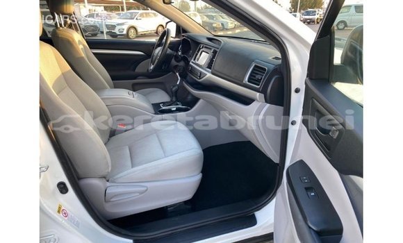 Buy Import Toyota Highlander White Car in Import - Dubai in Belait Buy Import Toyota Highlander White Car in Import - Dubai in Belait