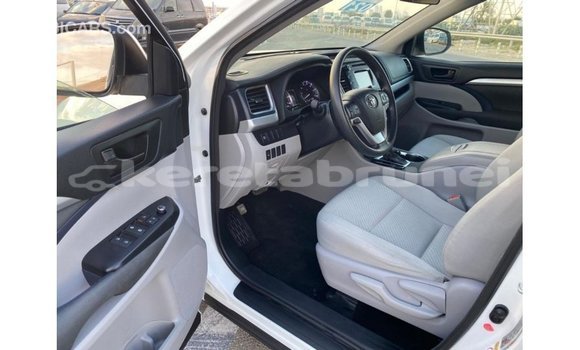 Buy Import Toyota Highlander White Car in Import - Dubai in Belait Buy Import Toyota Highlander White Car in Import - Dubai in Belait