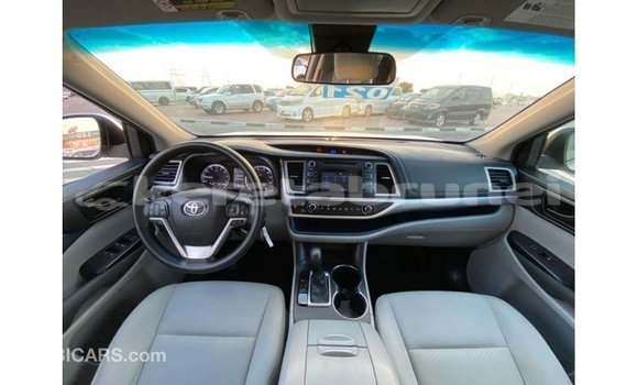 Buy Import Toyota Highlander White Car in Import - Dubai in Belait Buy Import Toyota Highlander White Car in Import - Dubai in Belait