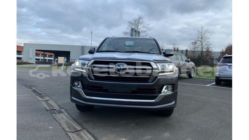 Big with watermark toyota land cruiser belait import dubai 3335