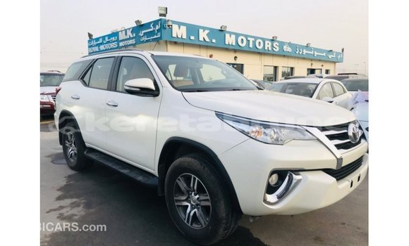 Buy Import Toyota Fortuner White Car in Import - Dubai in Belait Buy Import Toyota Fortuner White Car in Import - Dubai in Belait