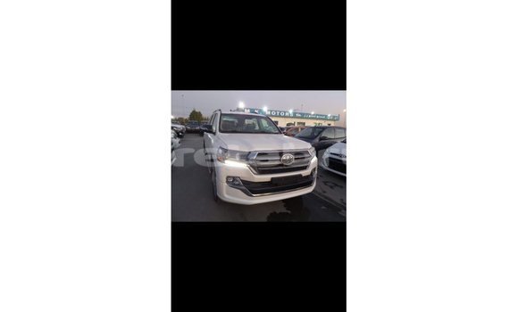 Buy Import Toyota Land Cruiser White Car in Import - Dubai in Belait Buy Import Toyota Land Cruiser White Car in Import - Dubai in Belait