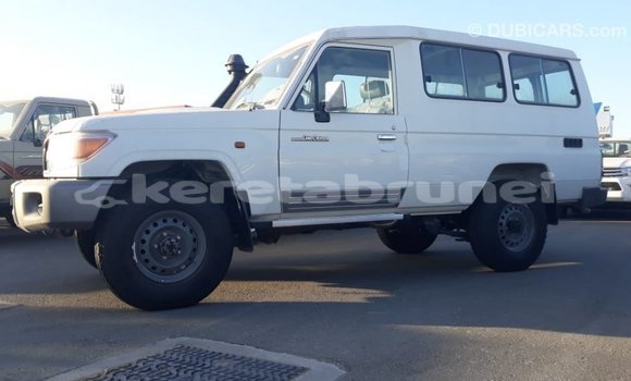 Buy Import Toyota Land Cruiser White Car in Import - Dubai in Belait Buy Import Toyota Land Cruiser White Car in Import - Dubai in Belait