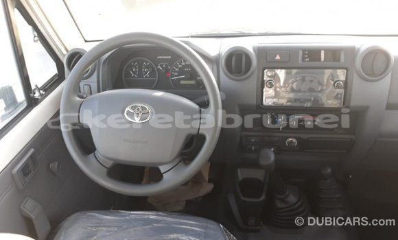 Buy Import Toyota Land Cruiser White Car in Import - Dubai in Belait Buy Import Toyota Land Cruiser White Car in Import - Dubai in Belait