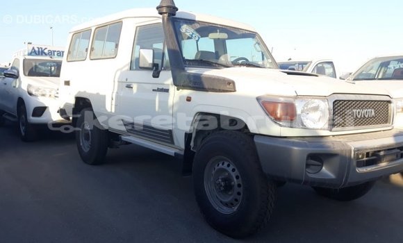 Buy Import Toyota Land Cruiser White Car in Import - Dubai in Belait Buy Import Toyota Land Cruiser White Car in Import - Dubai in Belait