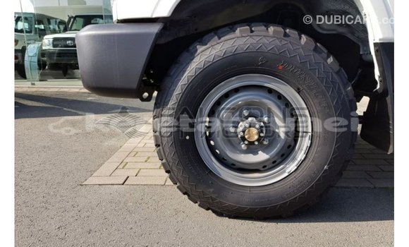 Buy Import Toyota Land Cruiser White Car in Import - Dubai in Belait Buy Import Toyota Land Cruiser White Car in Import - Dubai in Belait