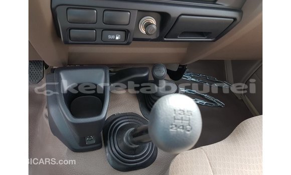 Buy Import Toyota Land Cruiser Beige Car in Import - Dubai in Belait Buy Import Toyota Land Cruiser Beige Car in Import - Dubai in Belait