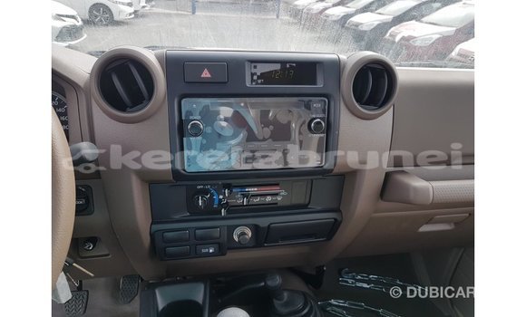 Buy Import Toyota Land Cruiser Beige Car in Import - Dubai in Belait Buy Import Toyota Land Cruiser Beige Car in Import - Dubai in Belait