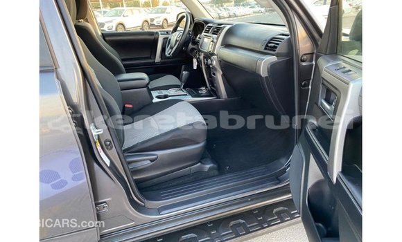 Buy Import Toyota HiAce Other Truck in Import - Dubai in Belait Buy Import Toyota HiAce Other Truck in Import - Dubai in Belait