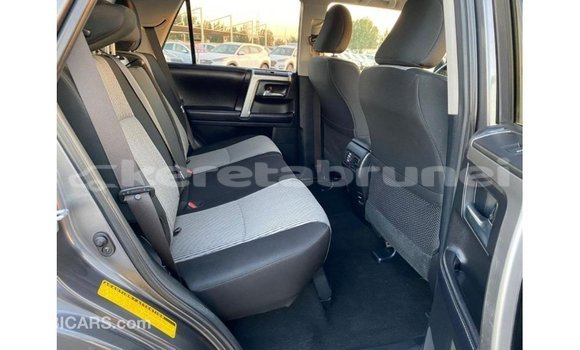 Buy Import Toyota HiAce Other Truck in Import - Dubai in Belait Buy Import Toyota HiAce Other Truck in Import - Dubai in Belait