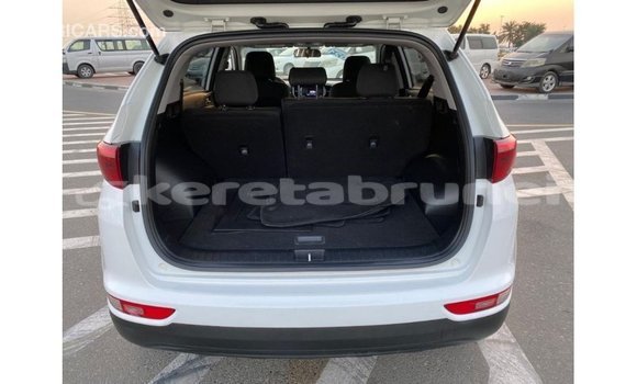 Buy Import Kia Sportage White Car in Import - Dubai in Belait Buy Import Kia Sportage White Car in Import - Dubai in Belait