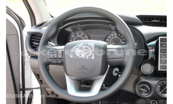 Buy Import Toyota Hilux White Car in Import - Dubai in Belait Buy Import Toyota Hilux White Car in Import - Dubai in Belait