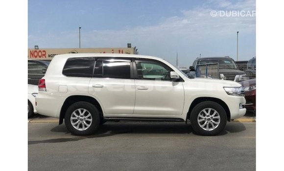 Buy Import Toyota Land Cruiser White Car in Import - Dubai in Belait Buy Import Toyota Land Cruiser White Car in Import - Dubai in Belait